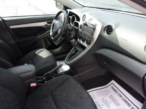 Used 2009 Pontiac Vibe FWD image 4