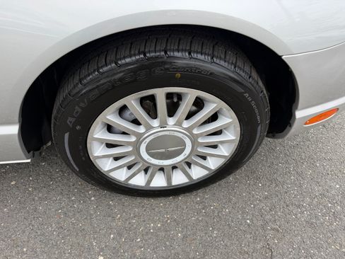 Used 2004 Ford Thunderbird image 29