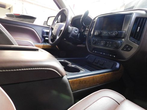 Used 2014 Chevrolet Silverado 1500 High Country image 19