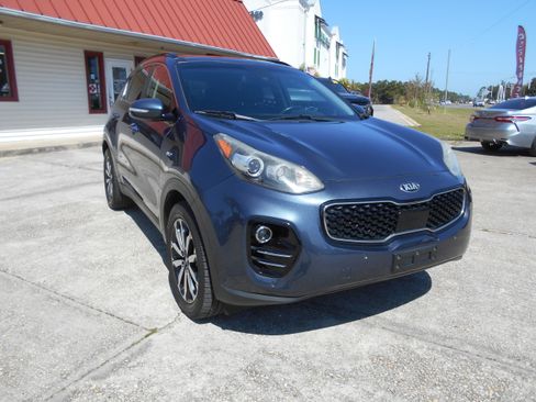 Used 2018 Kia Sportage EX image 3