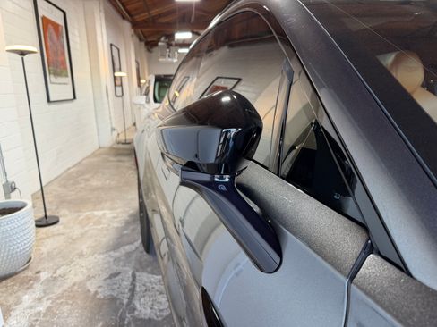 Used 2021 Aston Martin DBX AWD/4WD image 13