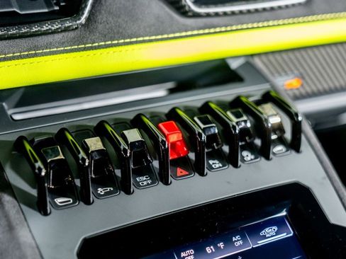 Used 2023 Lamborghini Huracan Tecnica image 15