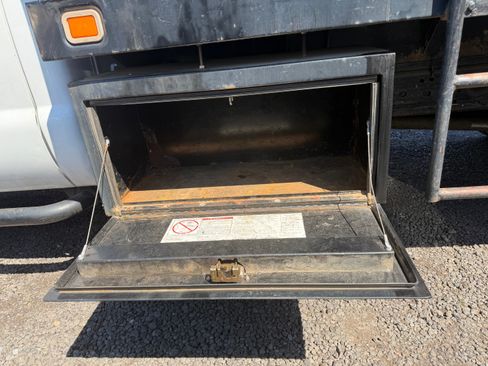 Used 2005 Ford F550 image 8