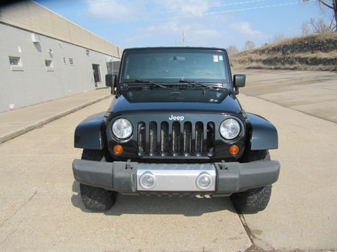 Used 2008 Jeep Wrangler Unlimited Sahara image 3