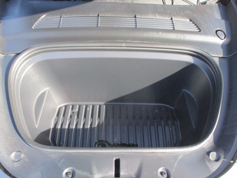 Used 2023 Tesla Model Y Performance image 17