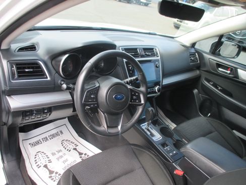 Used 2018 Subaru Outback 2.5i Premium Wagon 4D AWD/4WD image 7