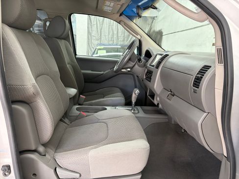 Used 2008 Nissan Frontier 2WD Crew Cab image 12