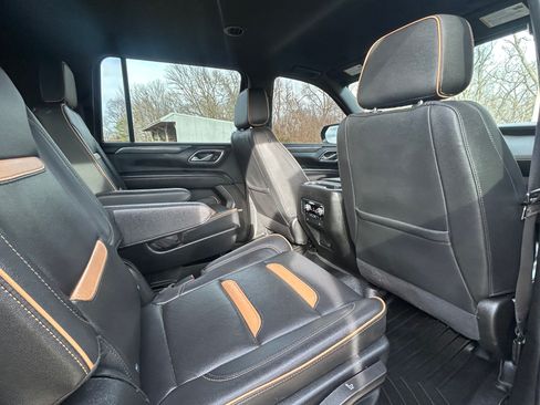 Used 2022 GMC Yukon XL AT4 image 16