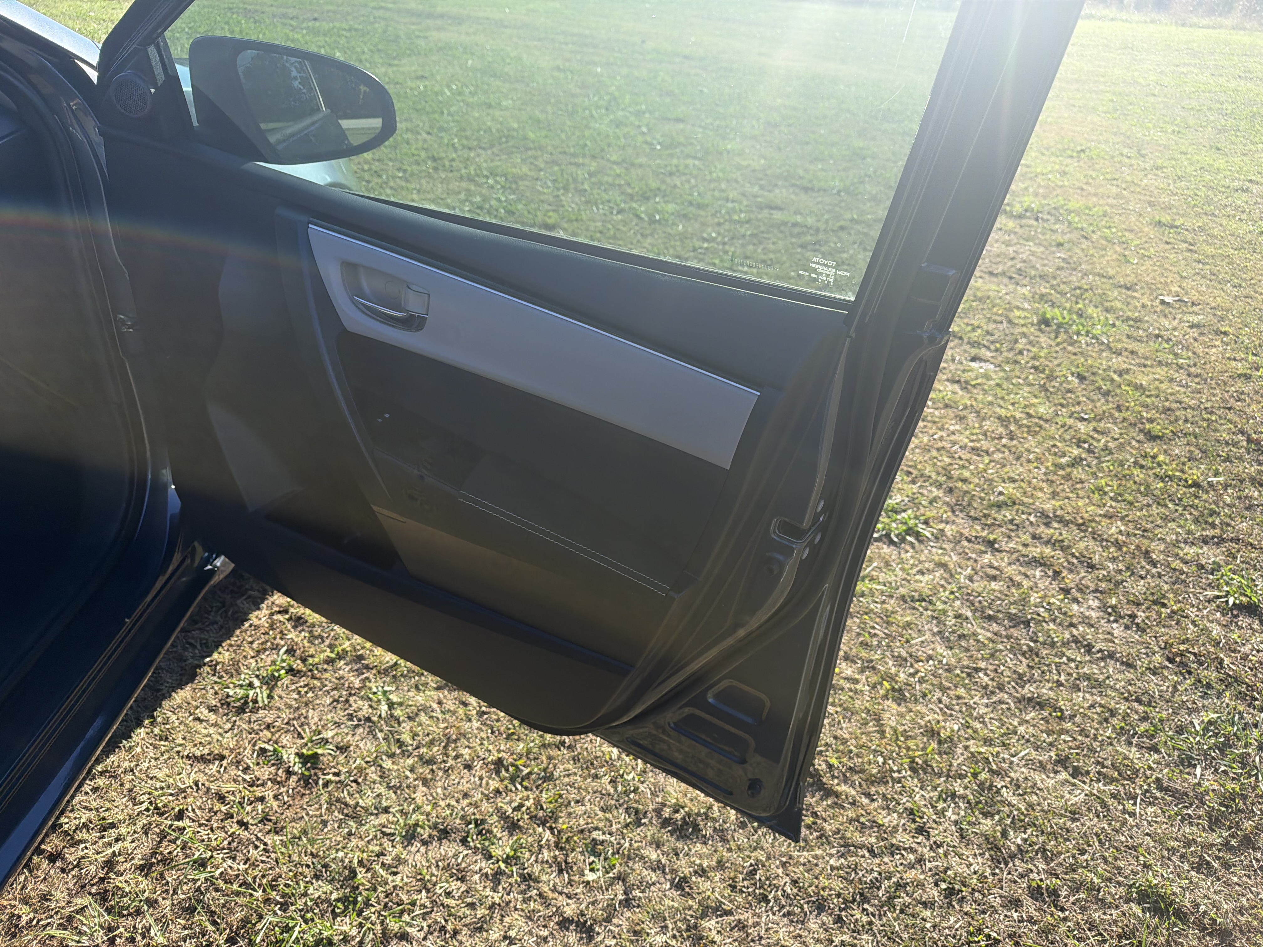 Used 2017 Toyota Corolla LE FWD image 61