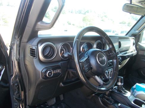 Used 2020 Jeep Wrangler 4WD Unlimited Sport image 6
