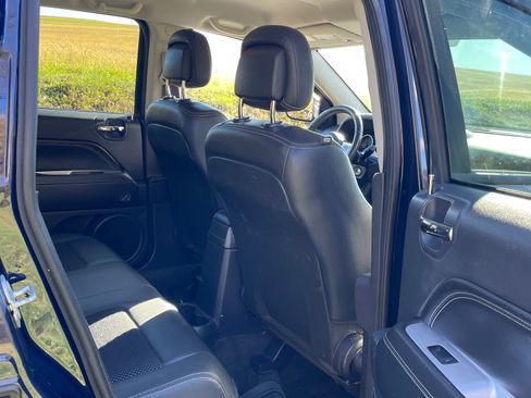 Used 2017 Jeep Compass Latitude image 9