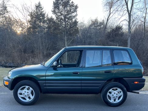 Used 1999 Toyota RAV4 image 16