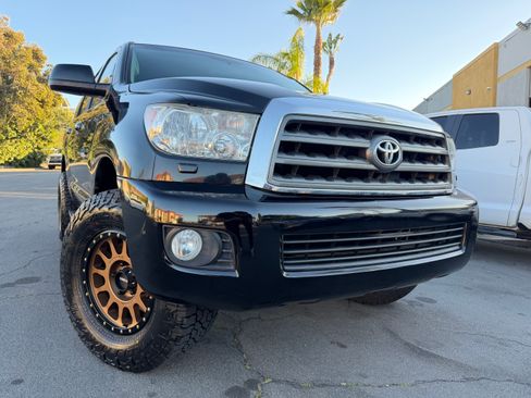 Used 2016 Toyota Sequoia SR5 image 14