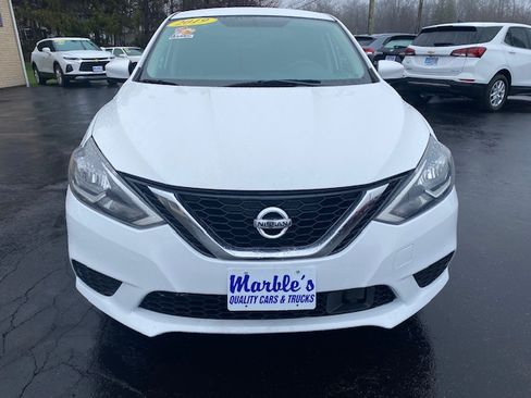 Used 2019 Nissan Sentra SV image 3