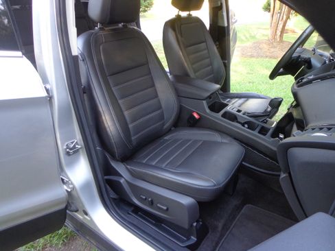 Used 2017 Ford Escape 4WD Titanium image 12