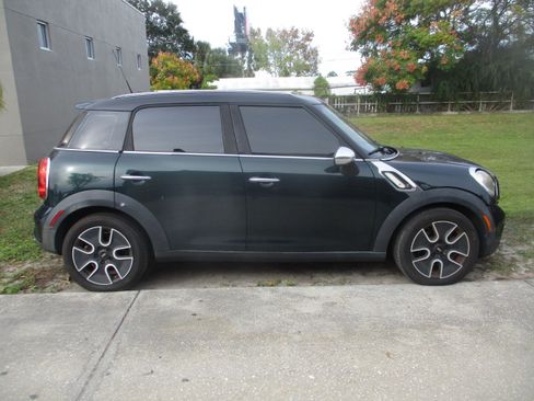 Used 2011 MINI Cooper Countryman S image 1
