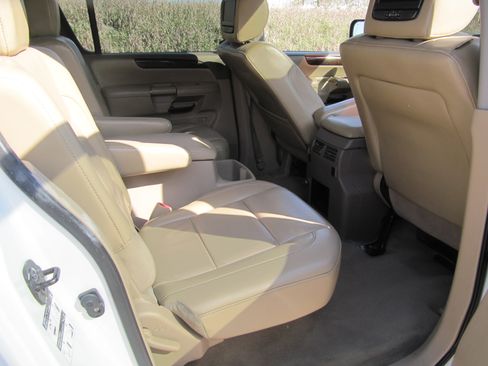Used 2014 Nissan Armada Platinum image 20