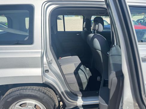 Used 2010 Jeep Patriot Sport image 18