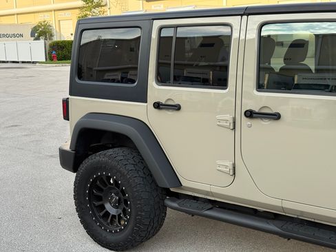 Used 2018 Jeep Wrangler Unlimited Sport S AWD/4WD image 45
