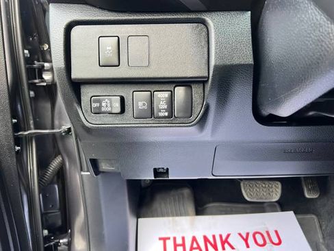 Used 2022 Toyota Tacoma TRD Off-Road image 18