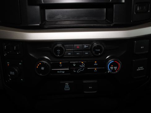 Used 2025 Ford F250 4x4 Crew Cab Super Duty image 41