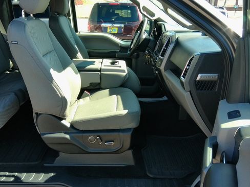 Used 2015 Ford F150 XLT image 33