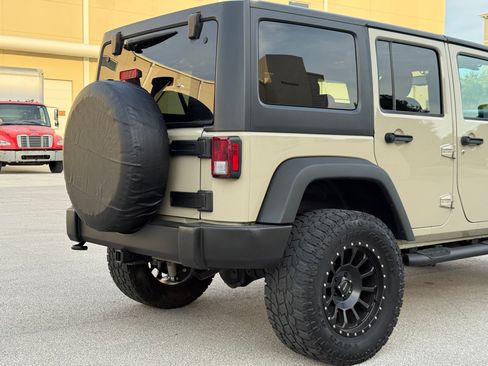 Used 2018 Jeep Wrangler Unlimited Sport S AWD/4WD image 42