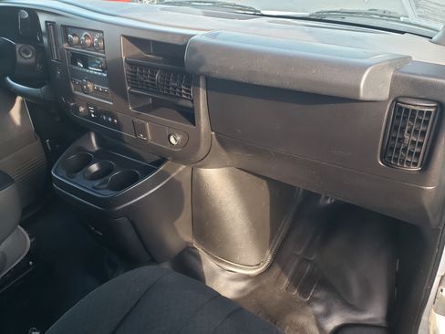 Used 2020 GMC Savana 2500 image 14