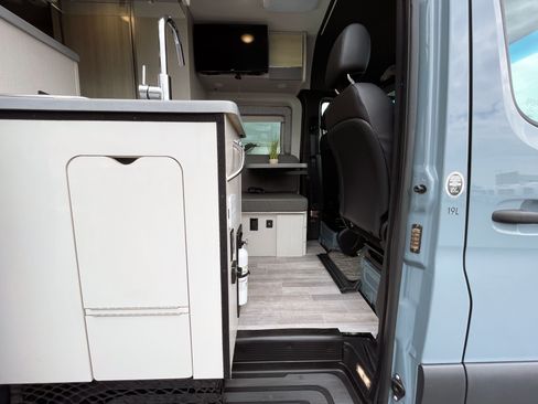 Used 2021 Mercedes-Benz Sprinter 4500 image 17