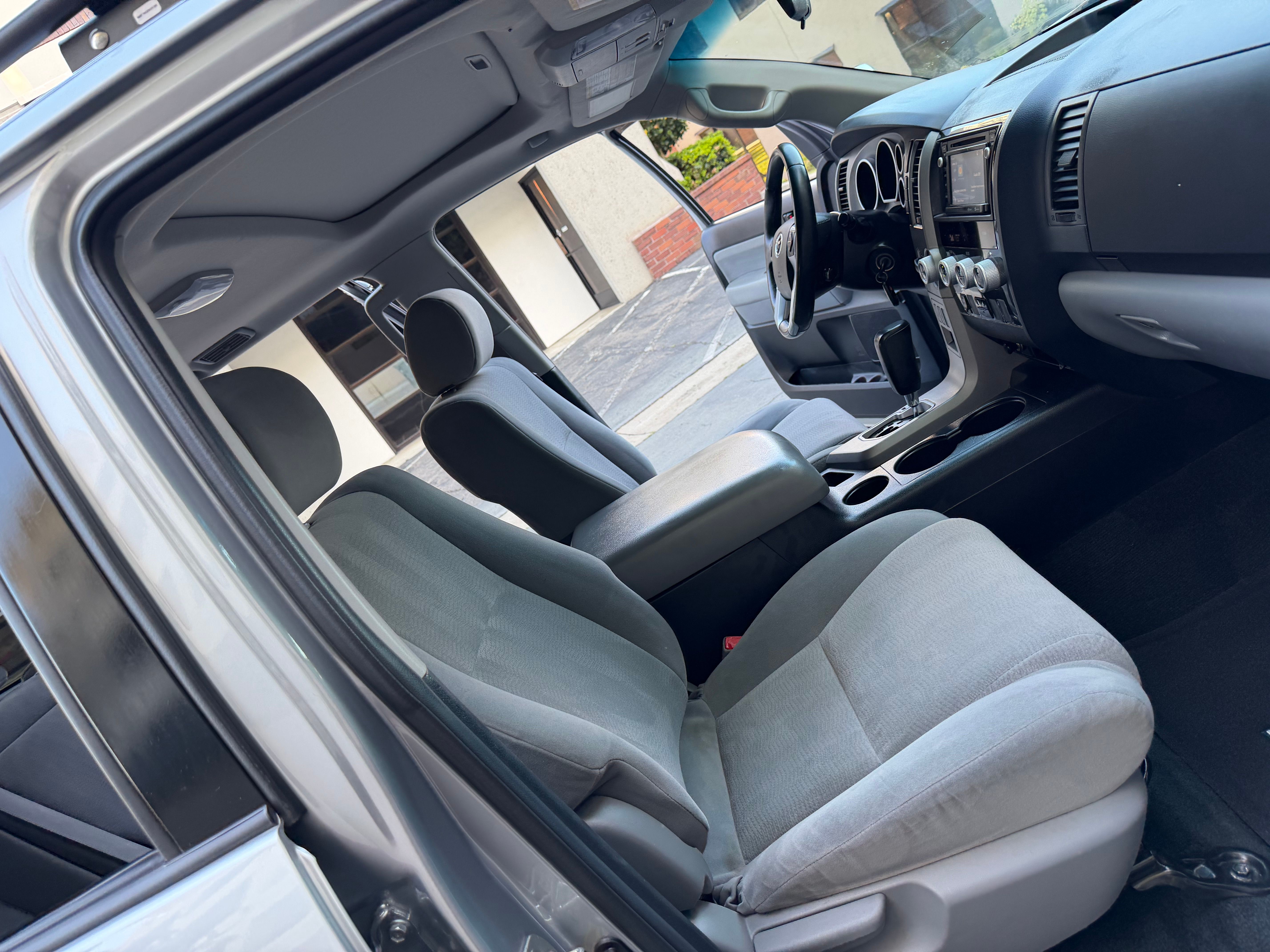 Used 2014 Toyota Sequoia 4WD SR5 image 30