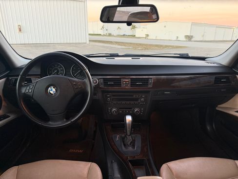 Used 2011 BMW 328i image 18
