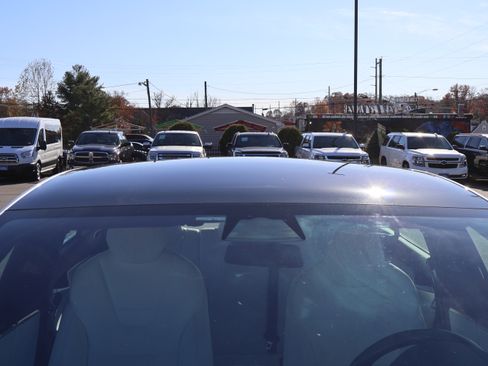 Used 2017 Tesla Model S P100D image 11