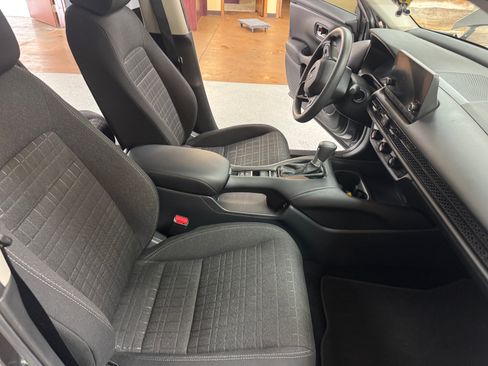 Used 2025 Honda HR-V LX image 12