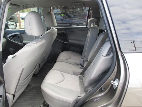 Used 2011 Toyota RAV4 image 23
