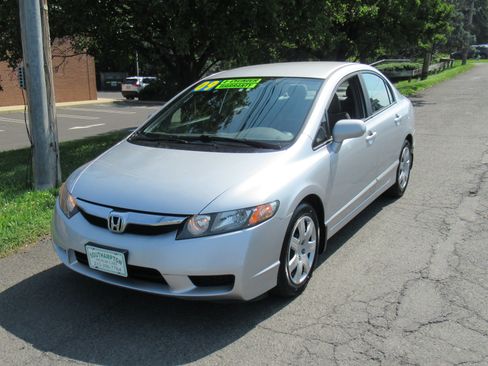 Used 2009 Honda Civic LX Sedan image 2