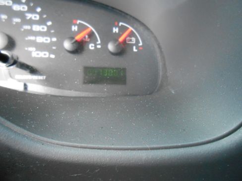 Used 2004 Ford E-150 and Econoline 150 XL image 18