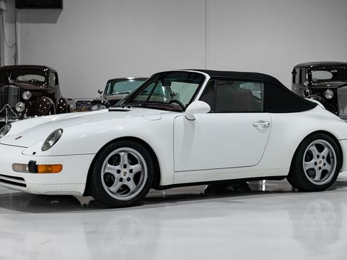 Used 1995 Porsche 911 Carrera image 2