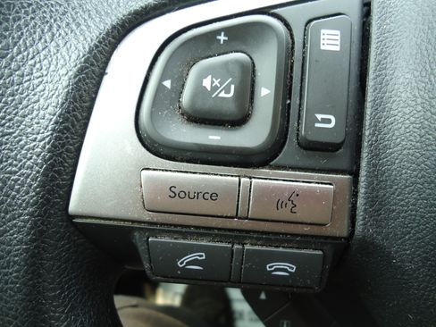 Used 2017 Subaru Forester 2.5i Premium AWD/4WD image 17
