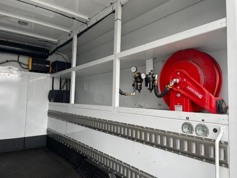 Used 2018 Ford Transit 350 image 9