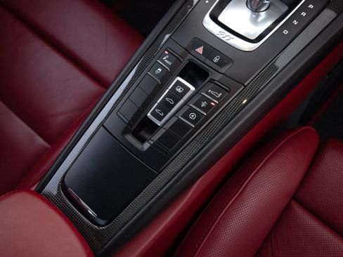 Used 2018 Porsche 911 Turbo S image 30