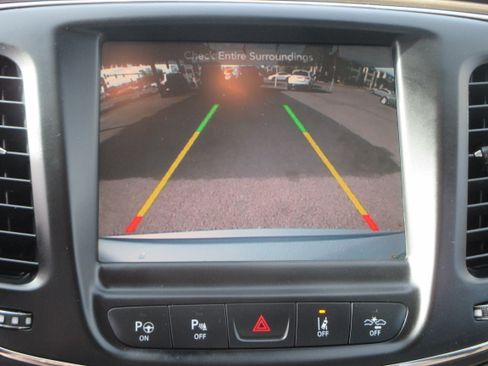 Used 2015 Chrysler 200 C FWD image 7