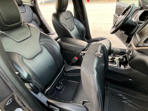 Used 2016 Jeep Cherokee High Altitude image 17