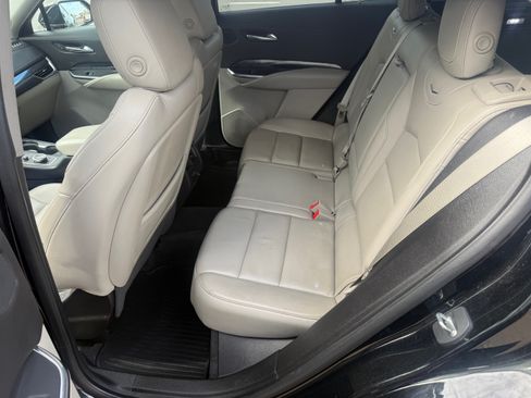Used 2019 Cadillac XT4 Luxury image 10
