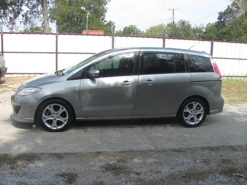 Used 2010 MAZDA MAZDA5 image 1