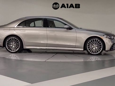 Used 2022 Mercedes-Benz S 500 image 12