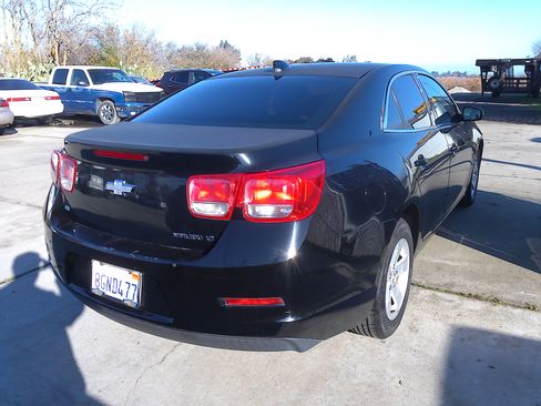 Used 2016 Chevrolet Malibu LT image 4