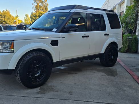 Used 2015 Land Rover LR4 HSE LUX image 17