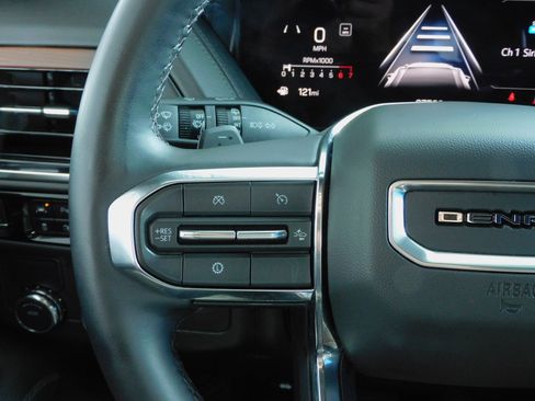 Used 2025 GMC Yukon XL 2WD Denali image 31