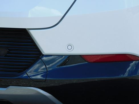 Used 2024 Chevrolet Equinox EV LT image 12