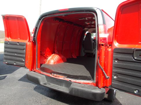 Used 2017 Chevrolet Express 2500 LS image 23